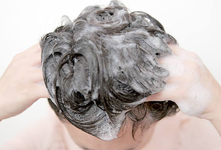 天天洗头好吗?早上还是晚上洗?关于洗头的8个困惑说清楚了! 天天洗头好吗?早上还是晚上洗?关于洗头的8个困惑说清楚了!